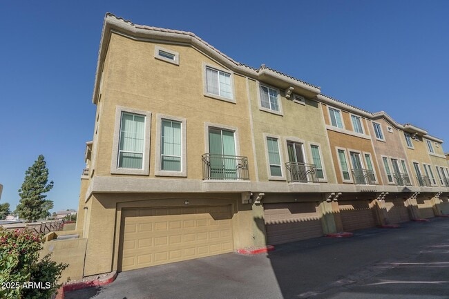 Building Photo - 18250 N Cave Creek Rd