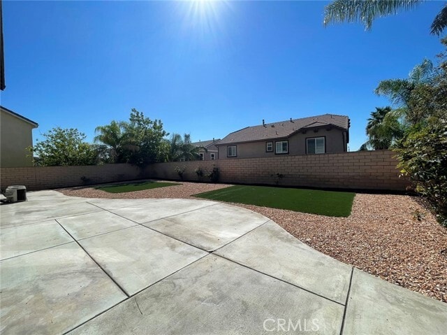 Building Photo - 12981 Colonial Dr