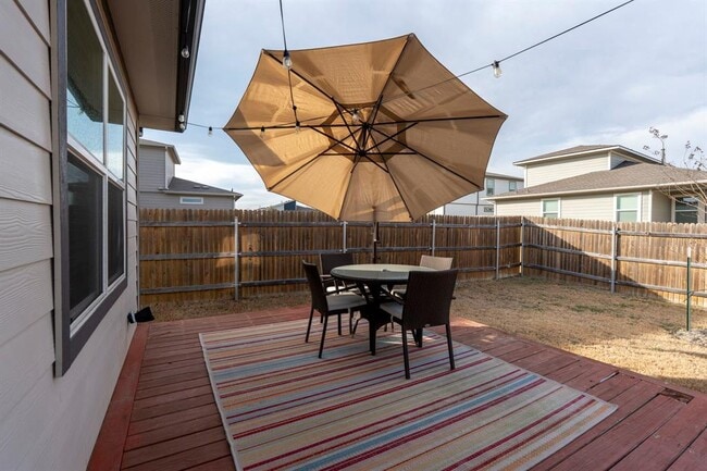 Building Photo - 3204 Egan Dr