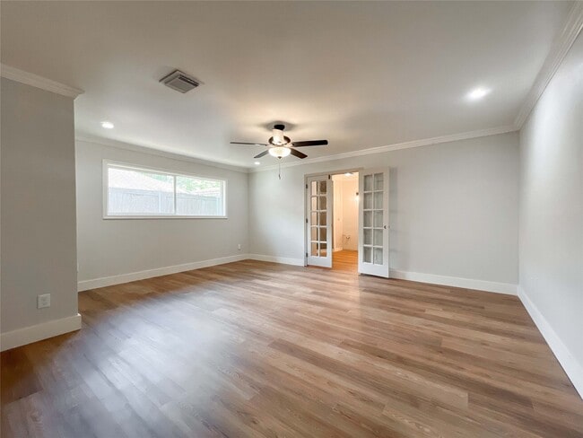 Building Photo - 8107 S Braeswood Blvd