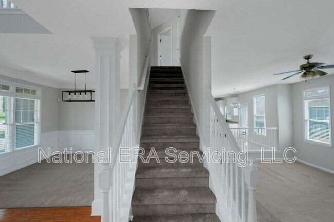 Building Photo - 50 Trinity Ln