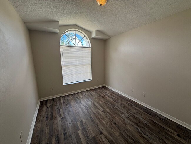 Building Photo - 12464 Castlemain Trail