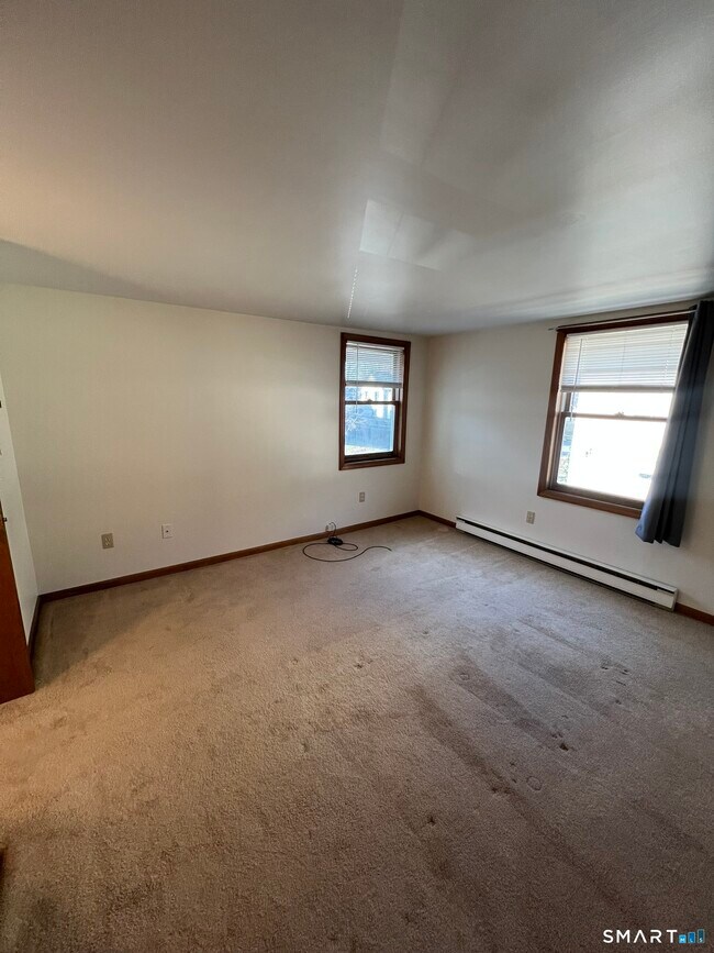 Building Photo - 7 Golden Hill St