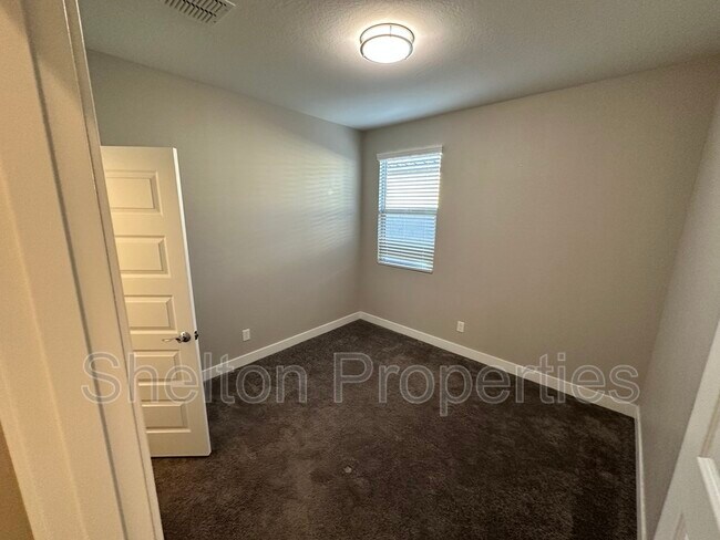 Building Photo - 13180 W Cliffrose Rd