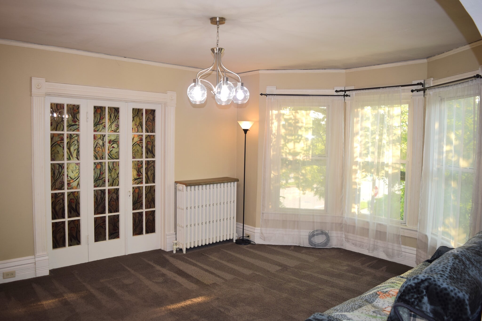 Building Photo - 102 E Irving Ave