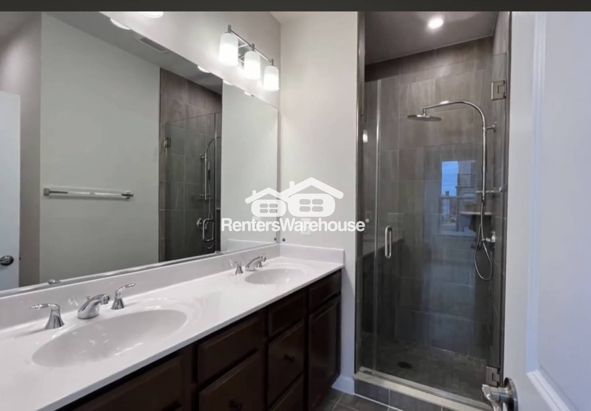 Building Photo - 2500 Emerald Branch Dr