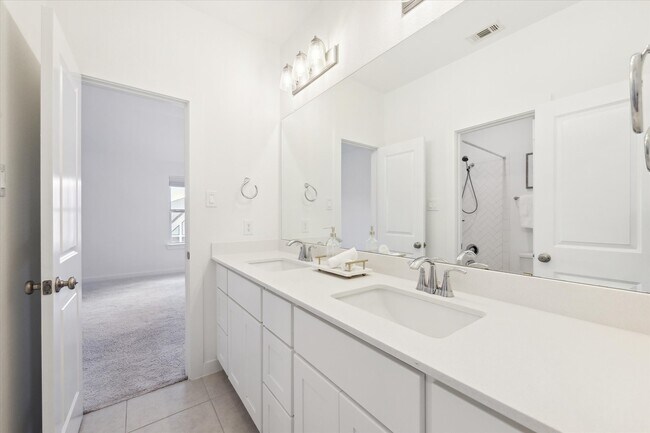 Building Photo - 29031 Hauter Wy