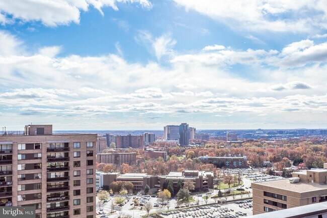 Building Photo - 3701 S George Mason Dr