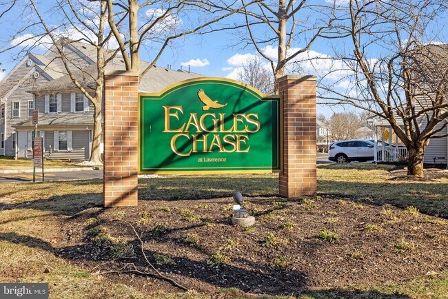 Building Photo - 704 Eagles Chase Dr