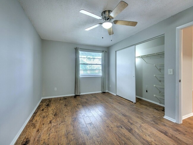 Building Photo - 230 Berry Tree Pl