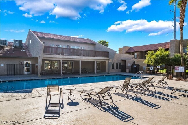 Building Photo - 5317 Indian River Dr