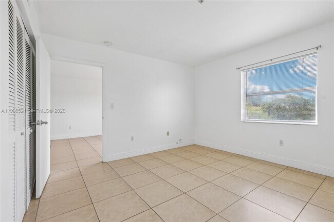 Building Photo - 4137 Stirling Rd