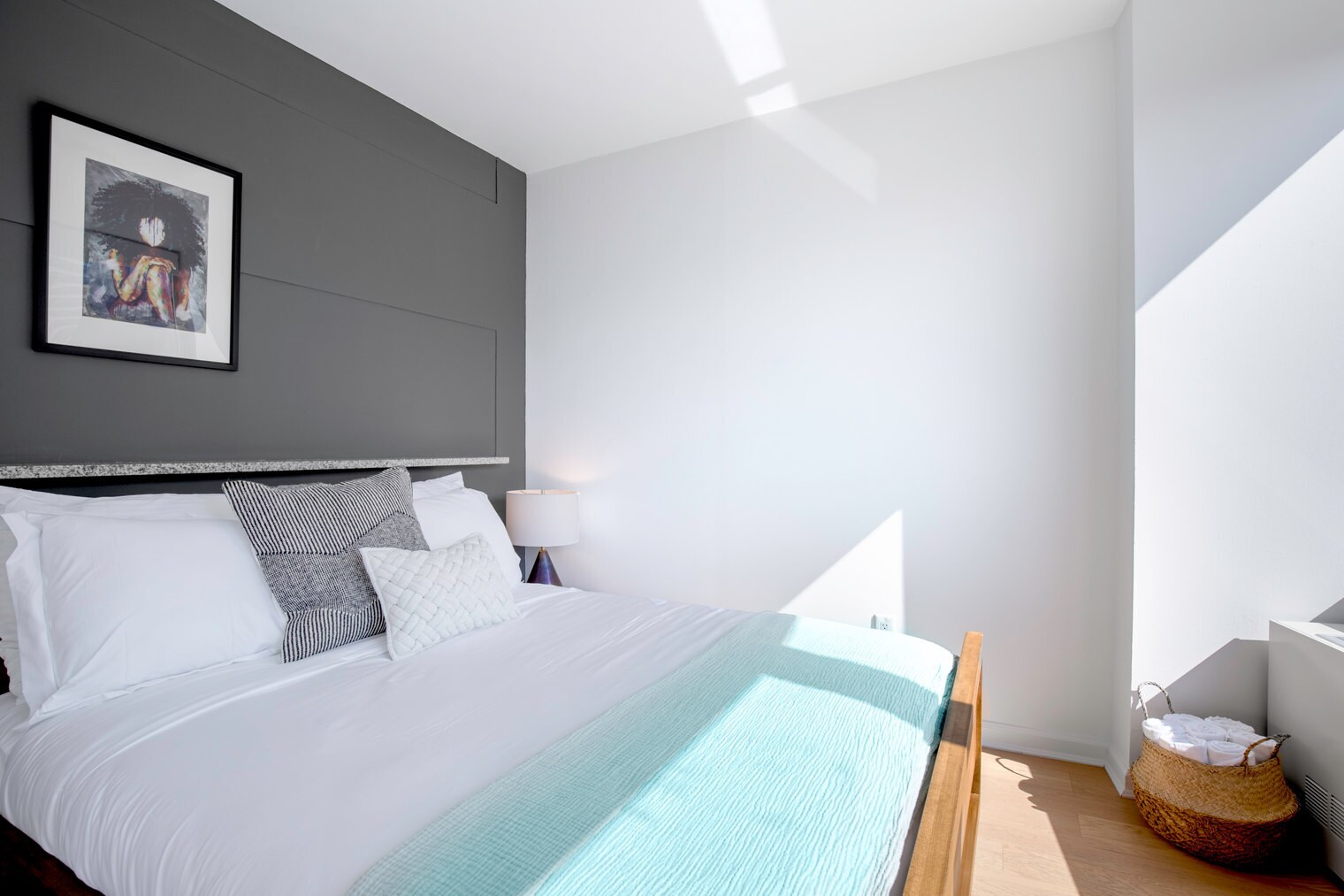 Building Photo - 400 Chambers St