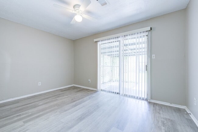 Building Photo - 15902 Timber Valley Dr