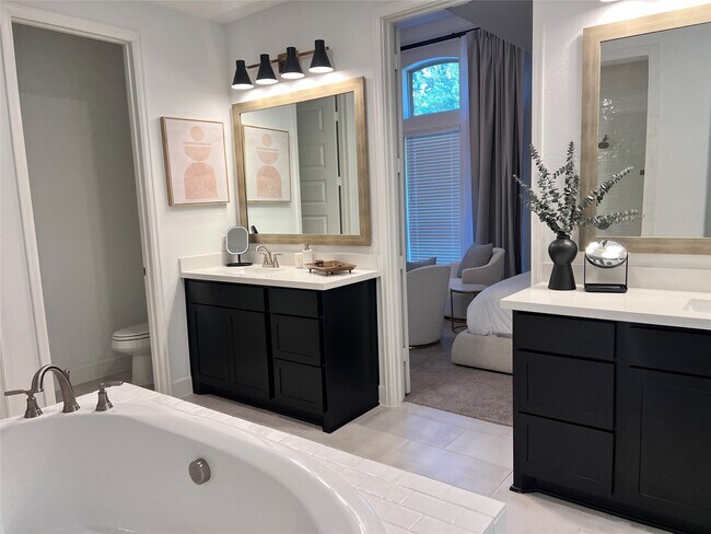 Building Photo - 176 Sweeping Valley Dr