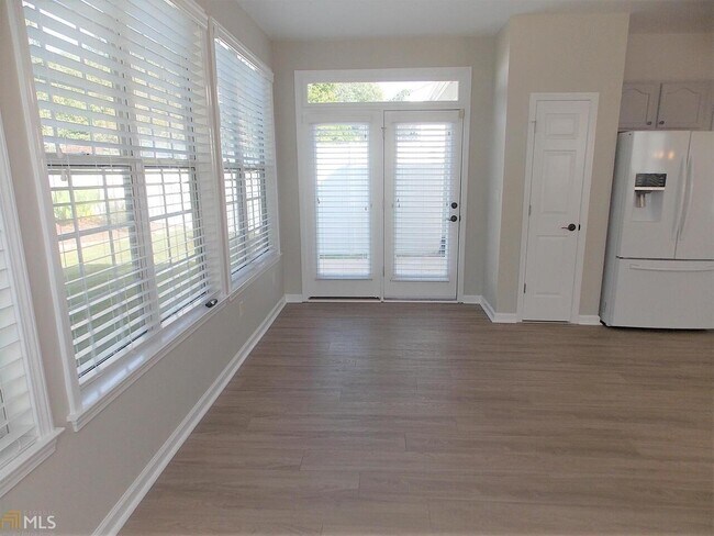 Building Photo - 2310 Applegate Ln