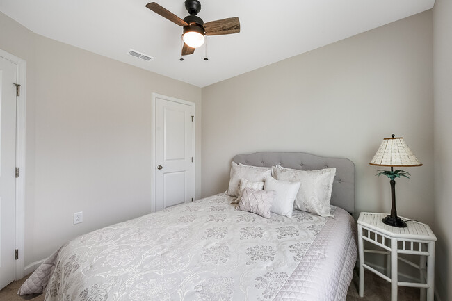 Building Photo - 1516 Indigo Creek Dr