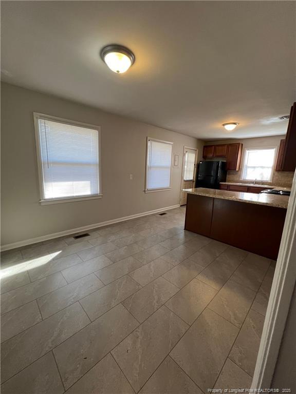 Building Photo - 1110 E 11th St