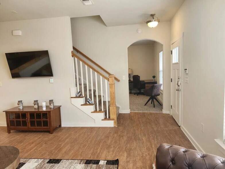 Building Photo - 2912 Mulberry St SE