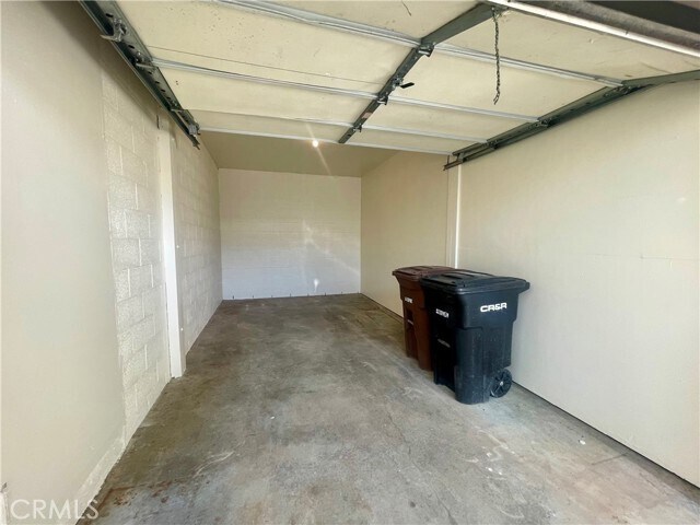 Building Photo - 258 Avenida Victoria