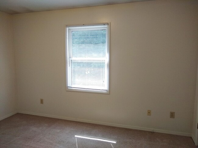 Building Photo - MADISON STREET - AVAILABLE AUGUST 2023