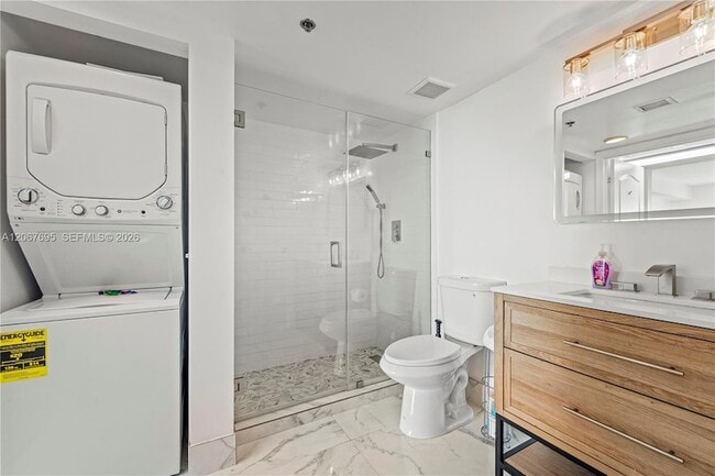 Building Photo - 1200 Brickell Bay Dr