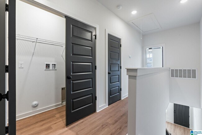 Building Photo - 1712 MEERSTONE Ln