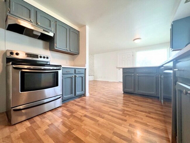 Building Photo - 3006 Bella~Great North End Home!