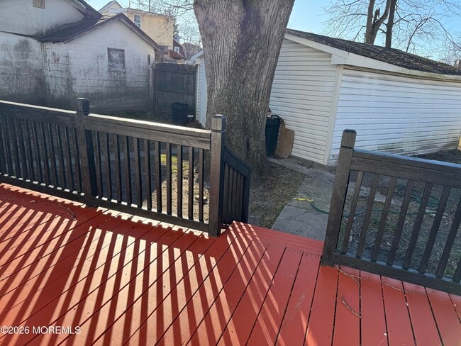 Building Photo - 811 Central Ave