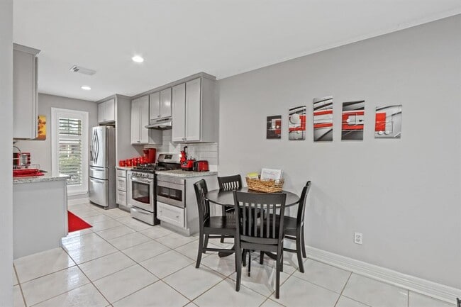 Building Photo - 6311 Bluestone Dr