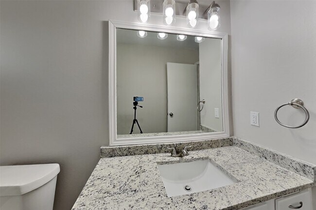 Building Photo - 1806 Usher Ct