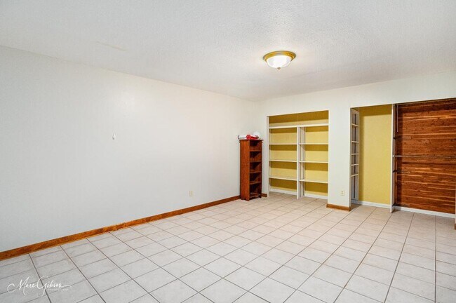 Building Photo - 400 Southfield Rd