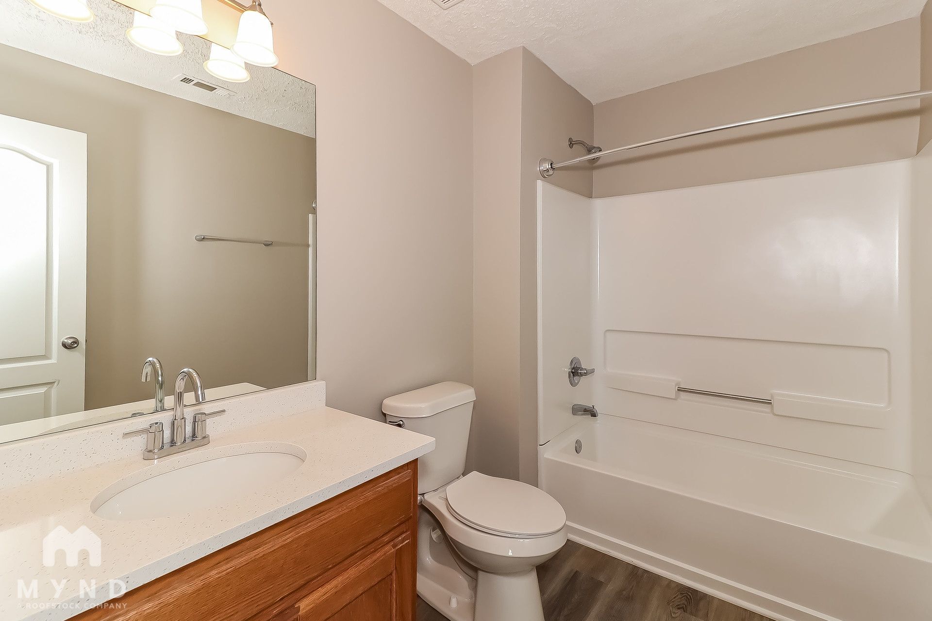 Building Photo - 203 Peachtree Glen Dr