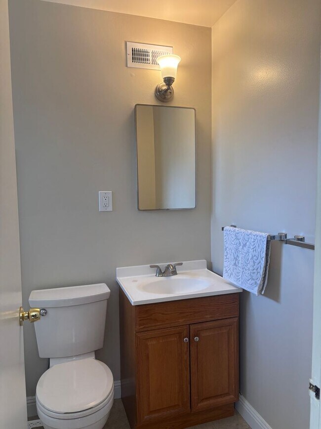 Building Photo - Prime Santa Clara Living Minutes from SCU, Valley Fair & Santana Row, Must See!!