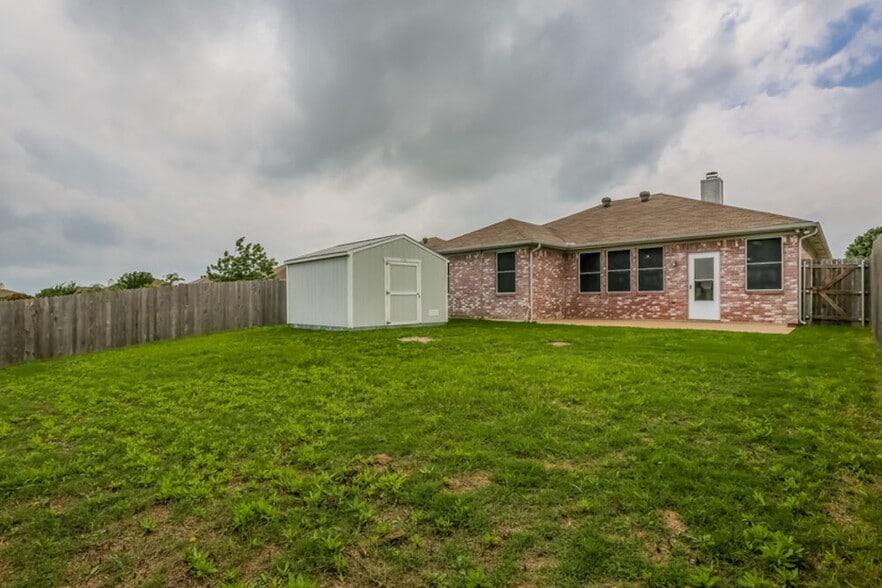 Building Photo - 6416 Freshwater Ln