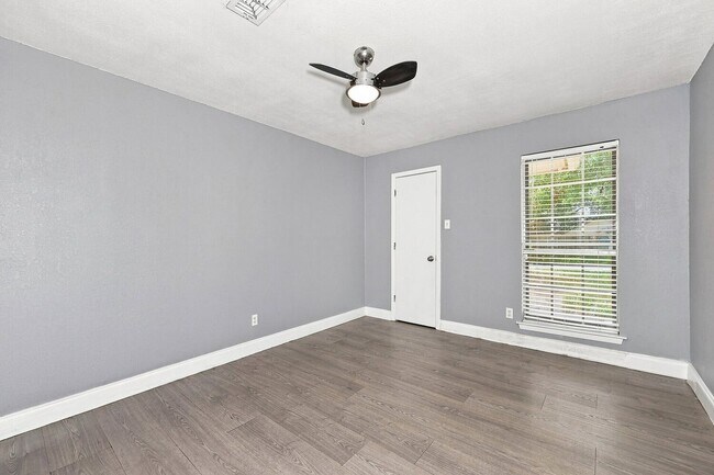 Building Photo - 3204 Denbury Dr