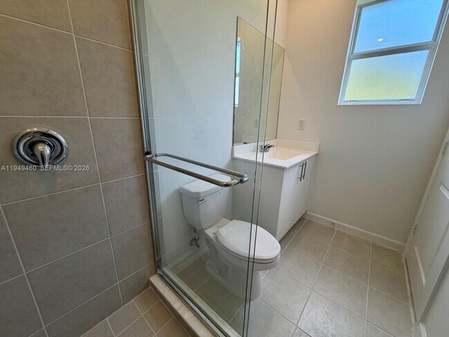 Building Photo - 254 10th Ct