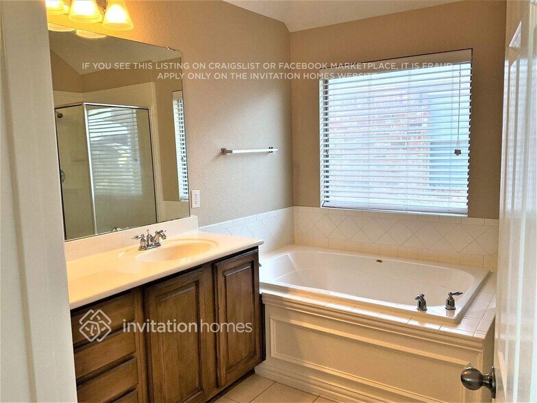 Building Photo - 4024 Dellman Dr