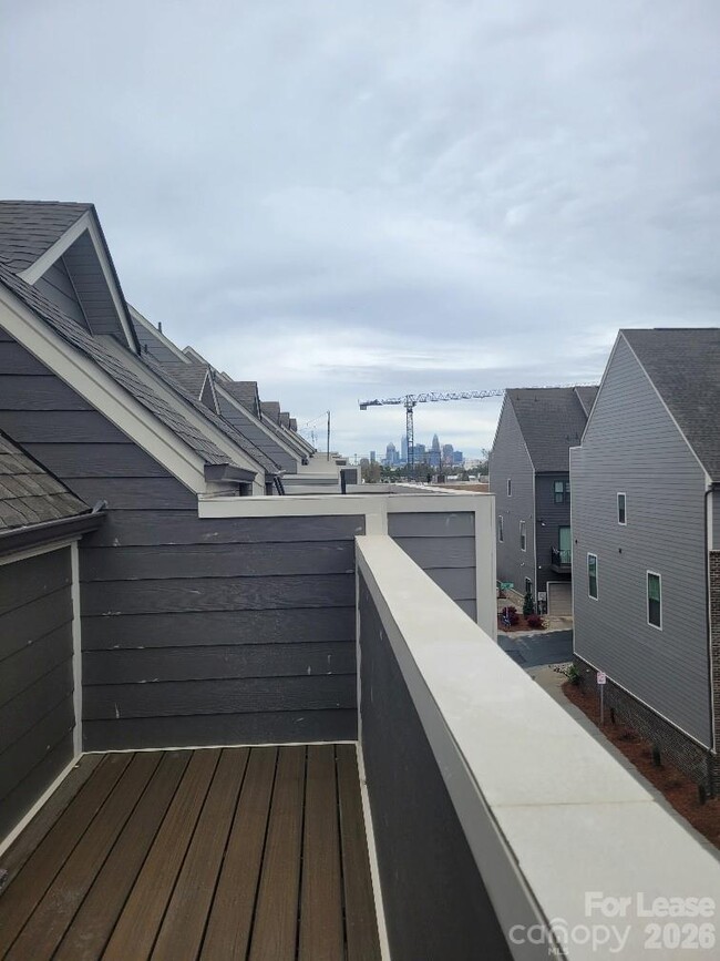 Building Photo - 3633 S Tryon St