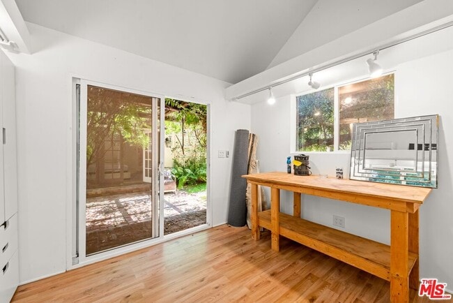 Building Photo - 23057 Sylvan St