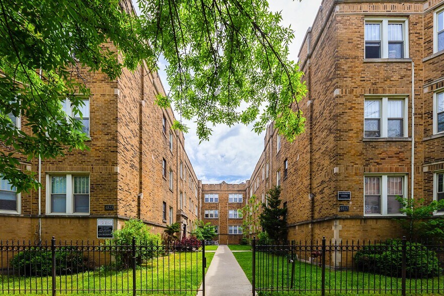 Building Photo - 4838 N Wolcott Ave