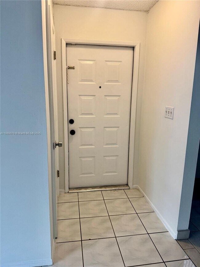 Building Photo - 110 Gardens Dr