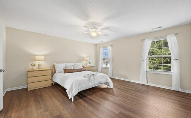 Building Photo - Knoxville 37934 - 4 bedroom 2 bath - call ...