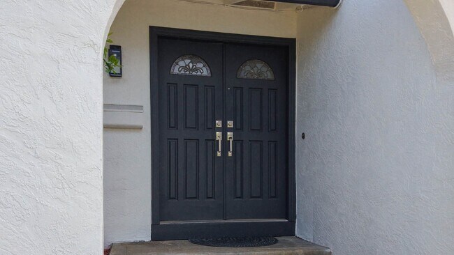 Building Photo - 3104 San Andreas Dr