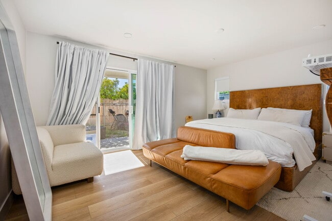 Building Photo - 810 California St