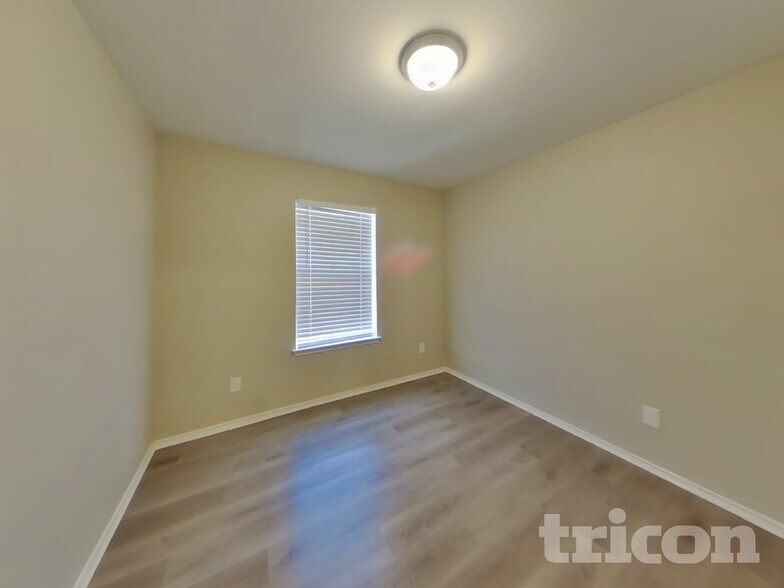 Building Photo - 1505 Nightingale Ct