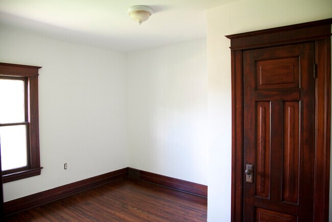 bedroom 4 - 3934 Avery St