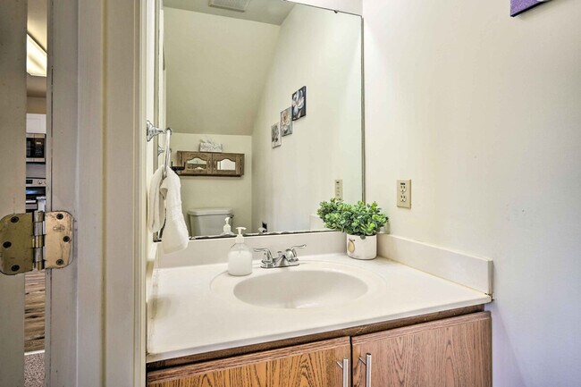 Building Photo - 9 Buford Ave