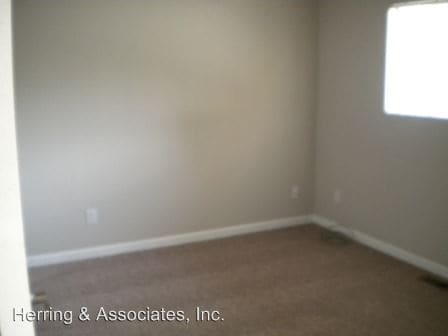 Building Photo - 1826 Rocklund Dr
