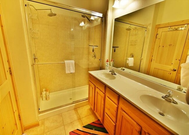 Building Photo - Summer Seasonal Rental- 734 Rocky Point Townhomes